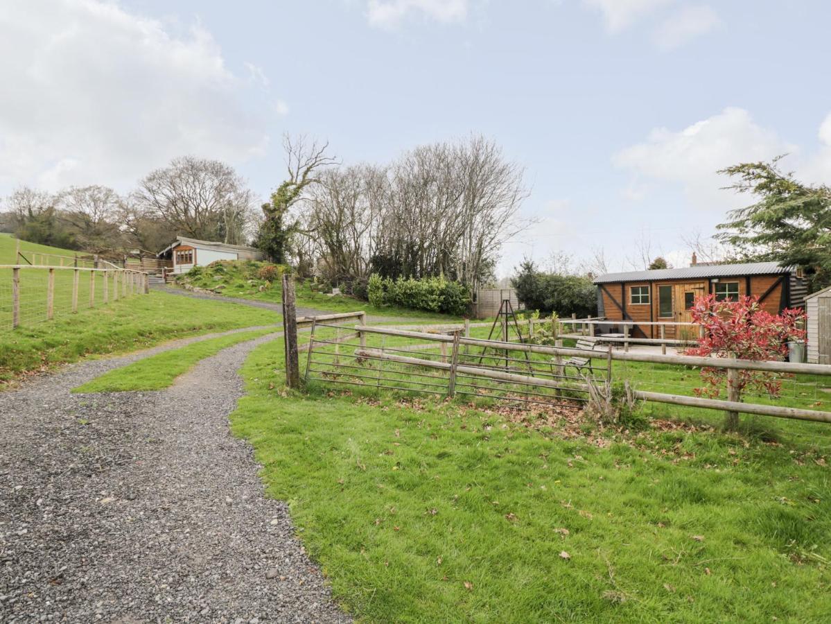 Villa Railway Carriage Abergavenny Exterior foto
